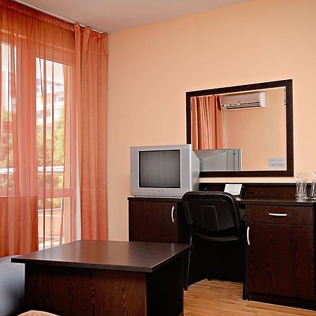 Family Art-Hotel Zora Βράτσα Εξωτερικό φωτογραφία