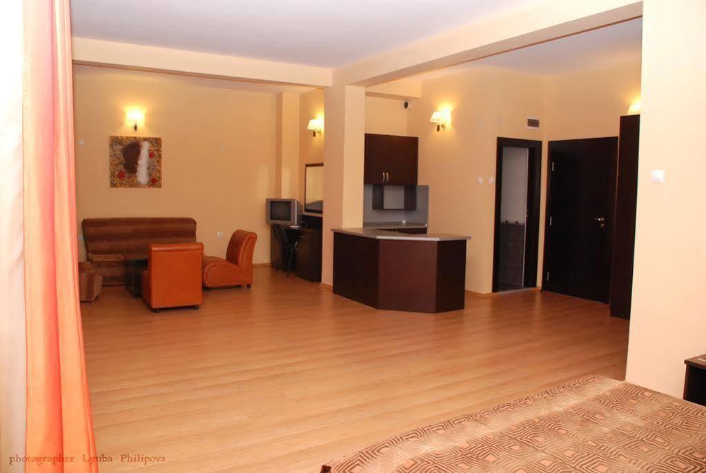 Family Art-Hotel Zora Βράτσα Εξωτερικό φωτογραφία