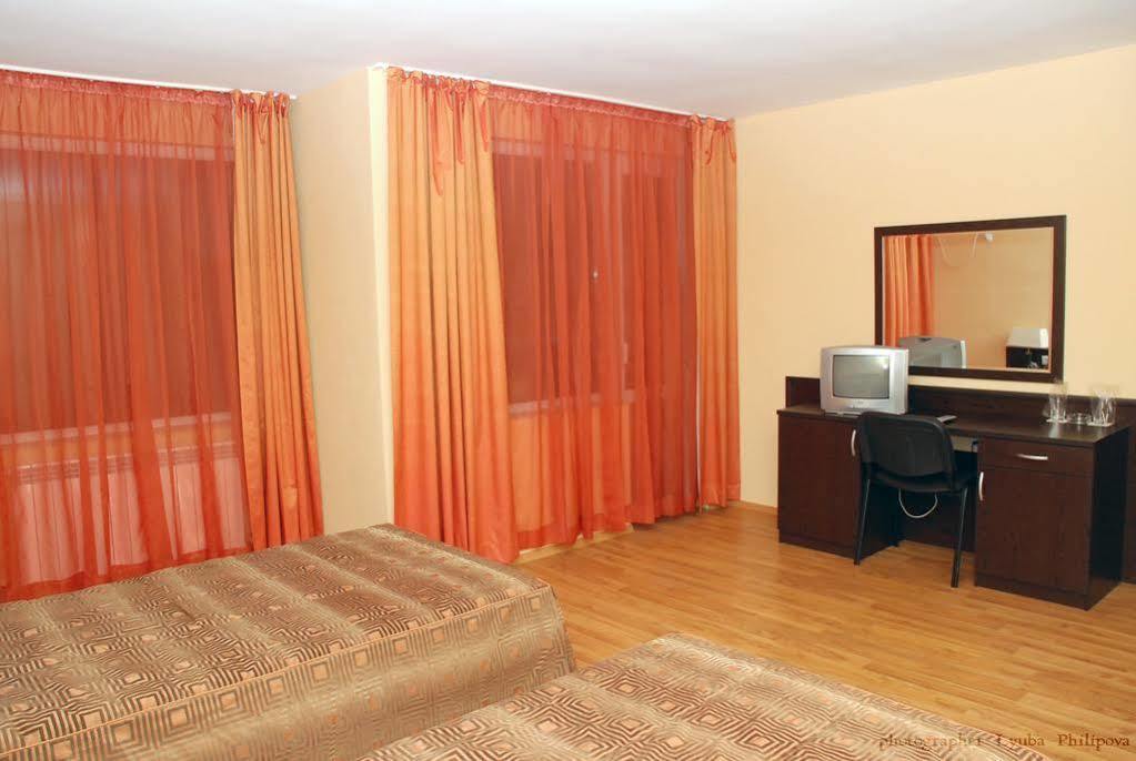 Family Art-Hotel Zora Βράτσα Εξωτερικό φωτογραφία
