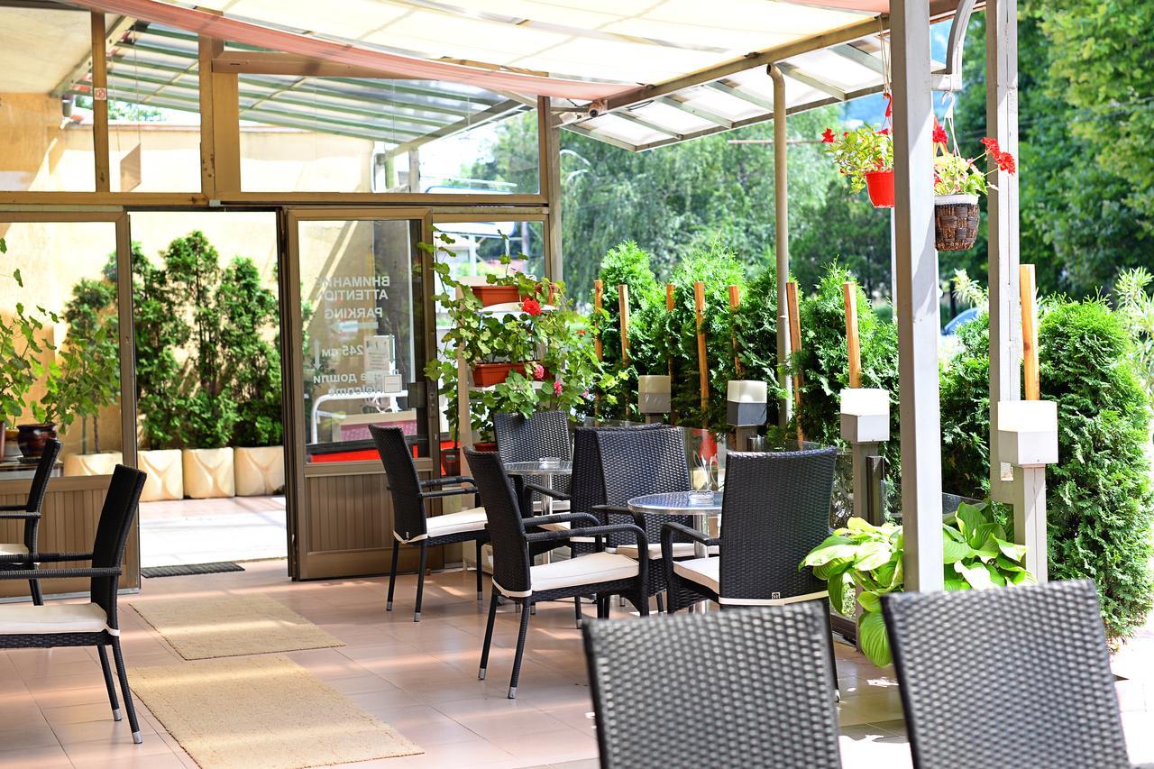 Family Art-Hotel Zora Βράτσα Εξωτερικό φωτογραφία