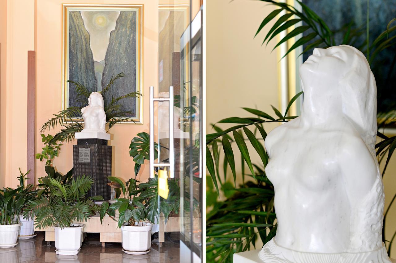 Family Art-Hotel Zora Βράτσα Εξωτερικό φωτογραφία