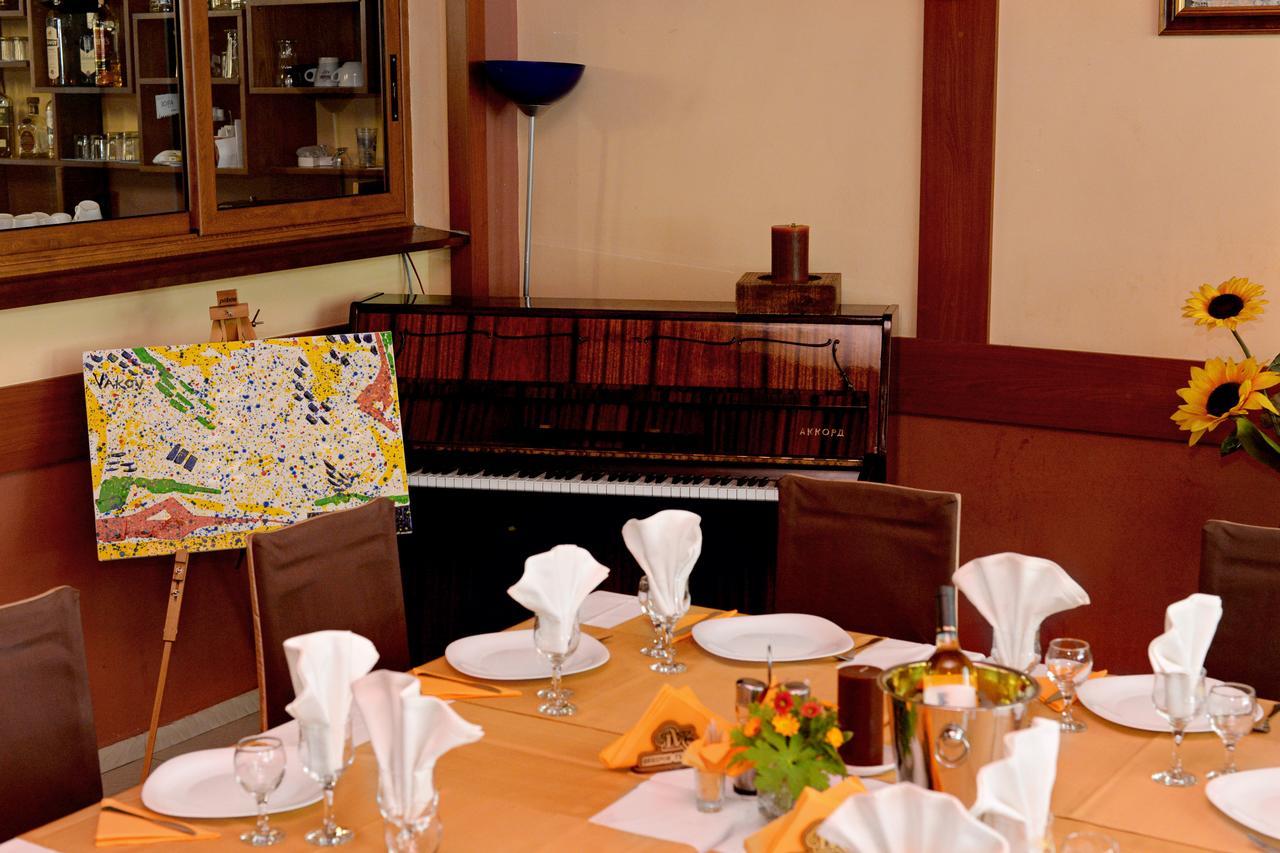 Family Art-Hotel Zora Βράτσα Εξωτερικό φωτογραφία
