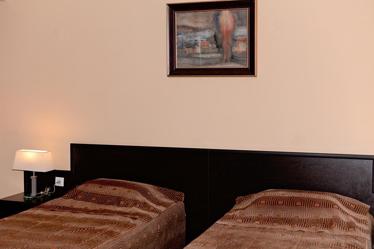 Family Art-Hotel Zora Βράτσα Εξωτερικό φωτογραφία