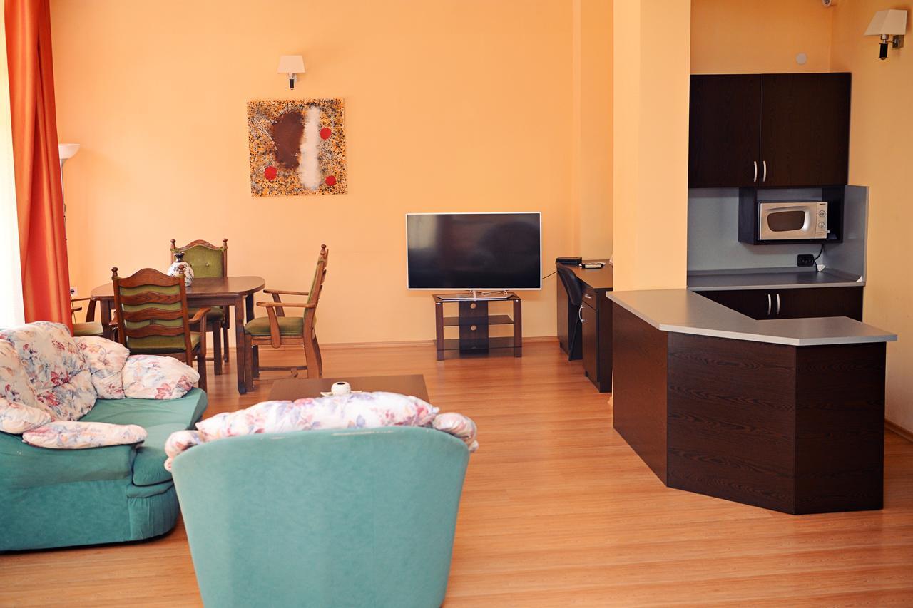 Family Art-Hotel Zora Βράτσα Εξωτερικό φωτογραφία