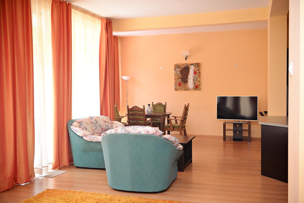 Family Art-Hotel Zora Βράτσα Εξωτερικό φωτογραφία