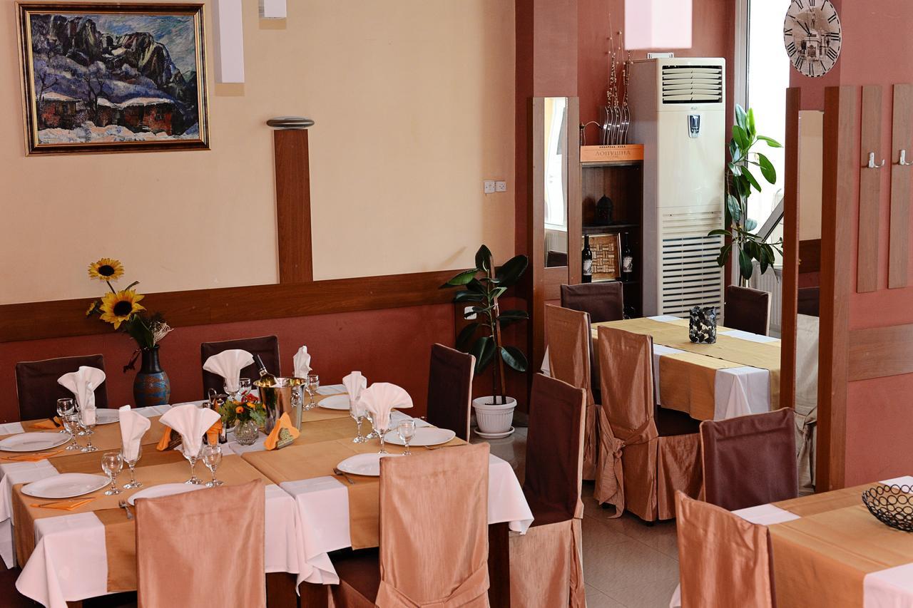 Family Art-Hotel Zora Βράτσα Εξωτερικό φωτογραφία